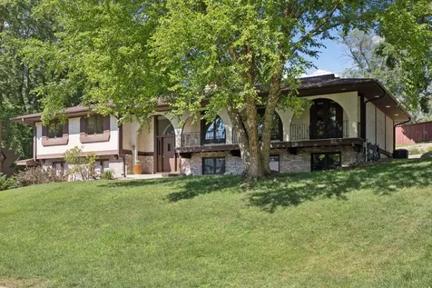 1815 Noble Drive N Golden Valley MN 55422