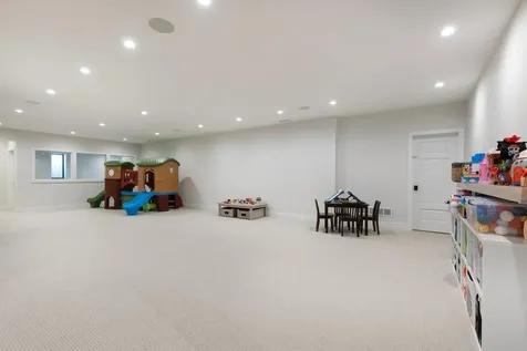 4889 E Lake Harriet Parkway Minneapolis MN 55419