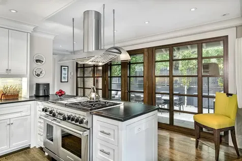 2119 E Lake Of The Isles Parkway Minneapolis MN 55405