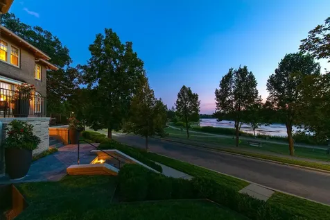 2119 E Lake Of The Isles Parkway Minneapolis MN 55405