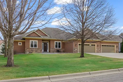 1929 Woodcrest Drive NE Owatonna MN 55060