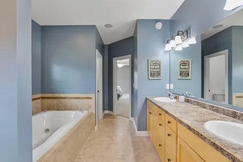 1929 Woodcrest Drive NE Owatonna MN 55060