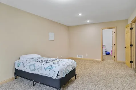 1929 Woodcrest Drive NE Owatonna MN 55060