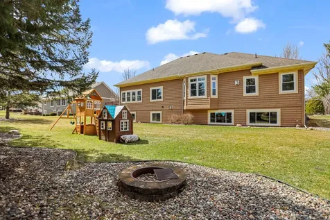 1929 Woodcrest Drive NE Owatonna MN 55060