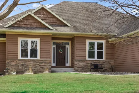 1929 Woodcrest Drive NE Owatonna MN 55060