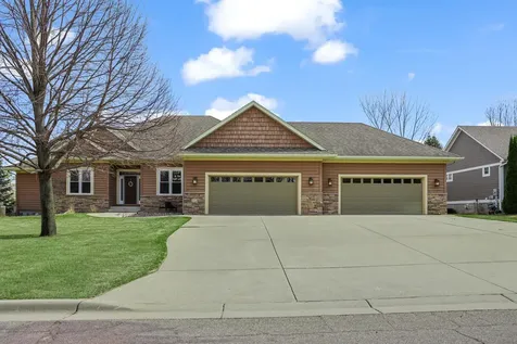 1929 Woodcrest Drive NE Owatonna MN 55060