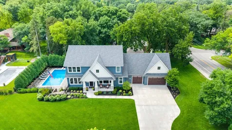 6105 Pine Grove Road Edina MN 55436