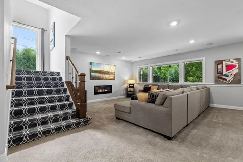 6105 Pine Grove Road Edina MN 55436