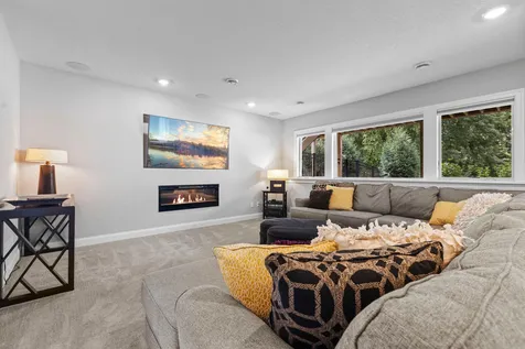 6105 Pine Grove Road Edina MN 55436