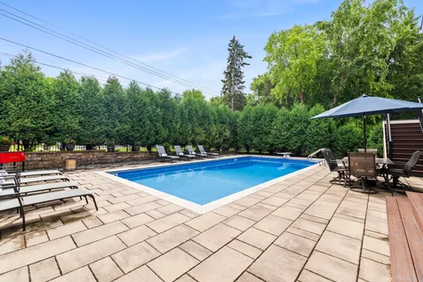6105 Pine Grove Road Edina MN 55436