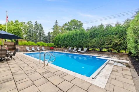 6105 Pine Grove Road Edina MN 55436