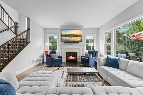 6105 Pine Grove Road Edina MN 55436
