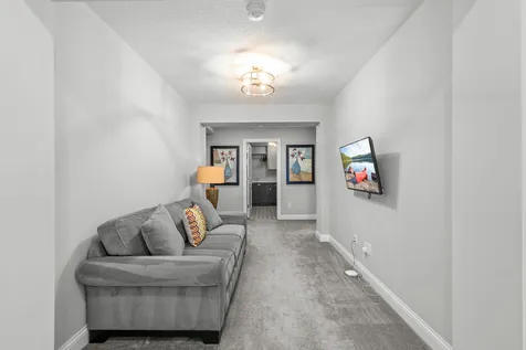 6105 Pine Grove Road Edina MN 55436