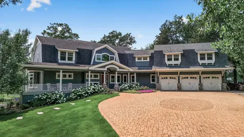 9 Hillary Farm Lane Gem Lake MN 55110