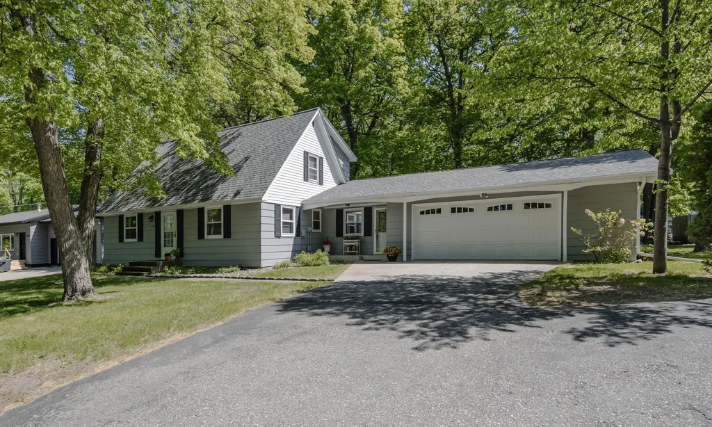 1583 E Shore Drive Detroit Lakes MN 56501