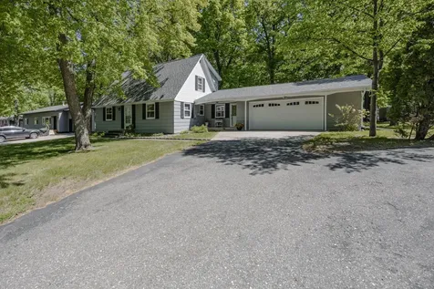 1583 E Shore Drive Detroit Lakes MN 56501