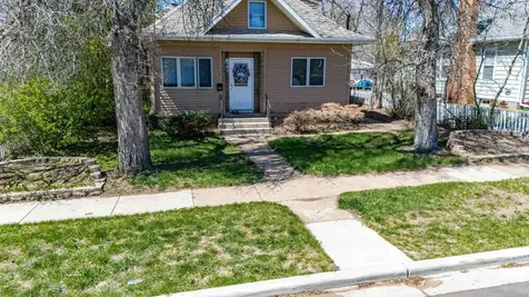 11 6th Avenue W Dickinson ND 58601