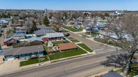 11 6th Avenue W Dickinson ND 58601