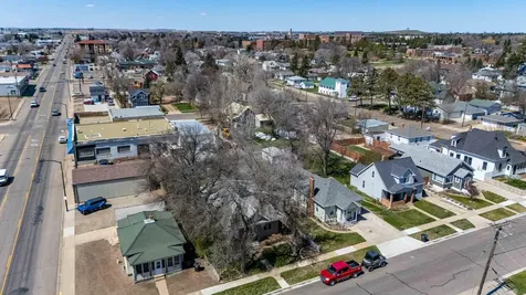 11 6th Avenue W Dickinson ND 58601