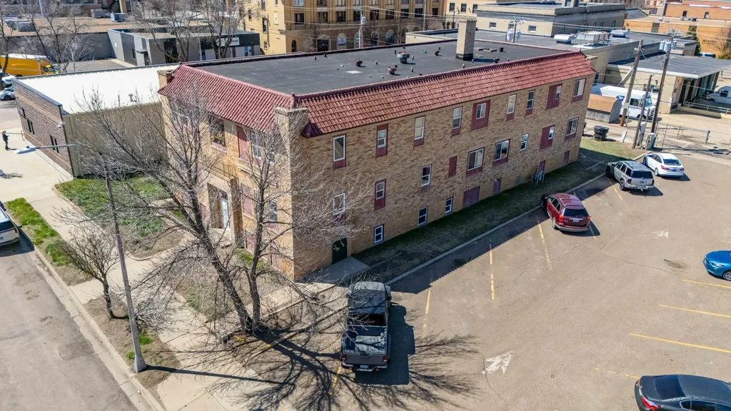 115 1st Ave E Dickinson ND 58601