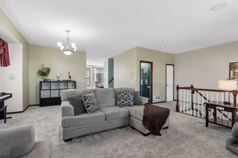 1354 Savanna Drive Shakopee MN 55379