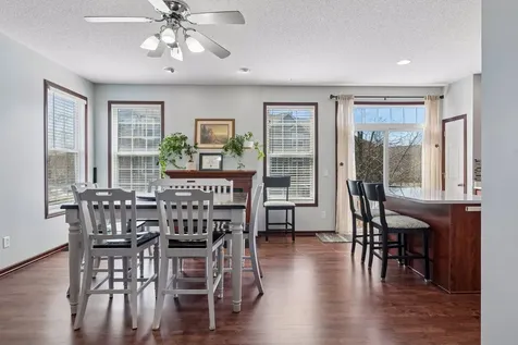 1354 Savanna Drive Shakopee MN 55379