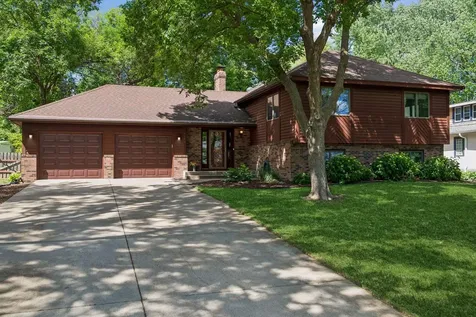 8648 Park Avenue Saint Bonifacius MN 55375