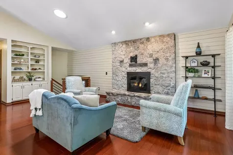 8648 Park Avenue Saint Bonifacius MN 55375