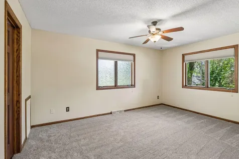 8648 Park Avenue Saint Bonifacius MN 55375