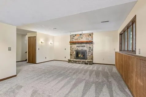 8648 Park Avenue Saint Bonifacius MN 55375