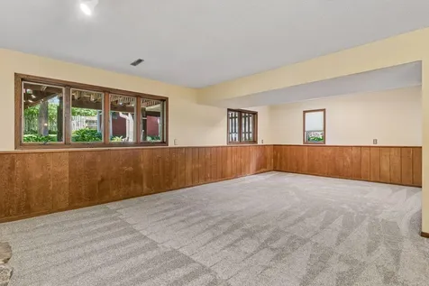 8648 Park Avenue Saint Bonifacius MN 55375