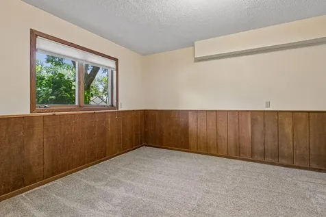 8648 Park Avenue Saint Bonifacius MN 55375