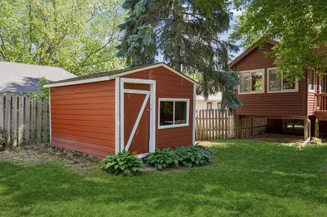 8648 Park Avenue Saint Bonifacius MN 55375