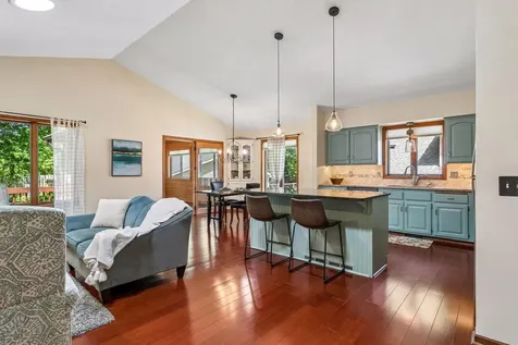 8648 Park Avenue Saint Bonifacius MN 55375