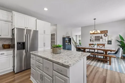 17437 Hazel Court Lakeville MN 55044