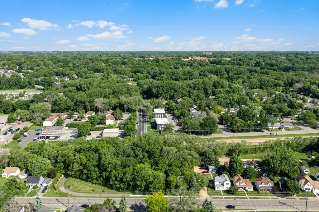 947 Stoughton Avenue Chaska MN 55318