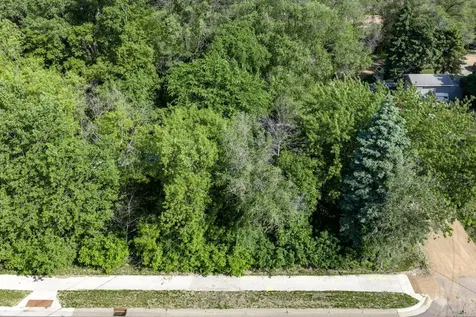 947 Stoughton Avenue Chaska MN 55318