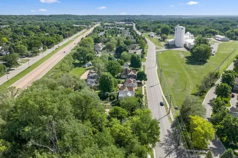 947 Stoughton Avenue Chaska MN 55318