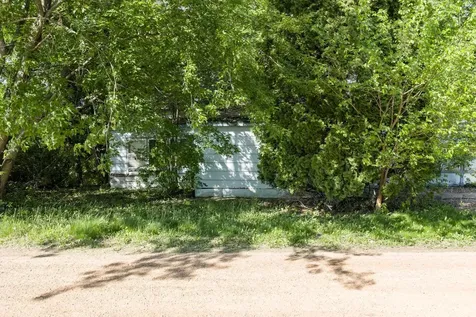 947 Stoughton Avenue Chaska MN 55318