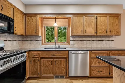 8290 W Lake Court Chanhassen MN 55317