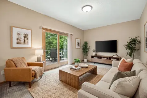 8290 W Lake Court Chanhassen MN 55317