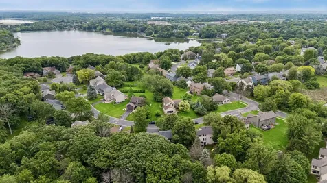 8290 W Lake Court Chanhassen MN 55317