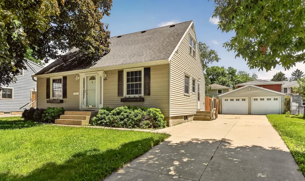 1858 23rd Street NW Rochester MN 55901