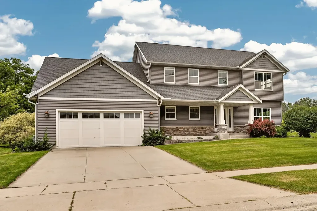 1720 Kerry Drive NE Rochester MN 55906
