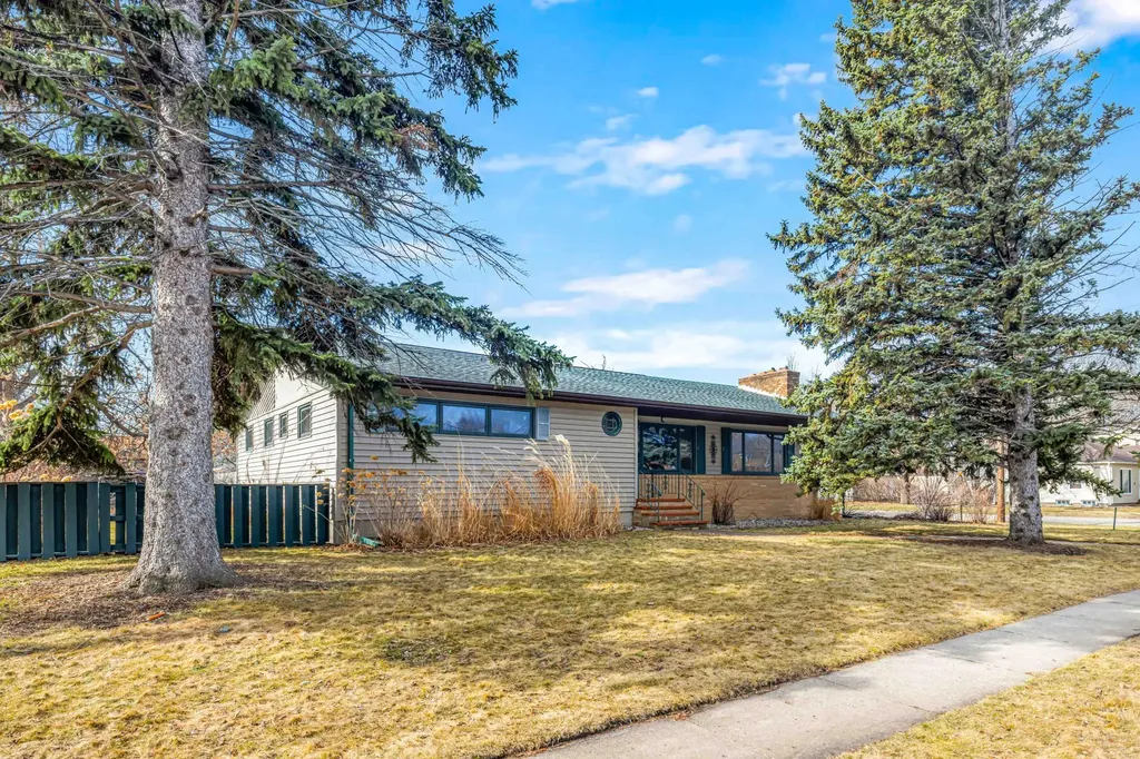 1401 5th Avenue S Moorhead MN 56560