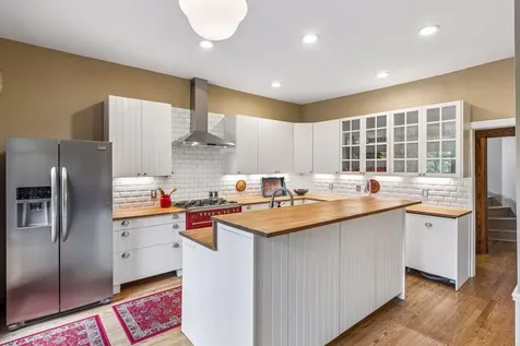 502 Grand Hill Saint Paul MN 55102