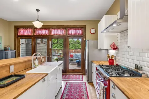 502 Grand Hill Saint Paul MN 55102