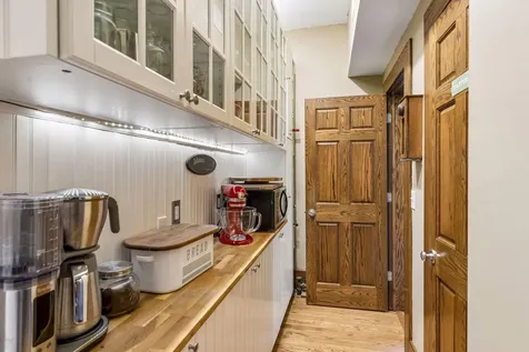 502 Grand Hill Saint Paul MN 55102