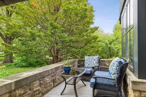 502 Grand Hill Saint Paul MN 55102