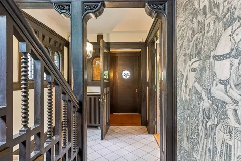 502 Grand Hill Saint Paul MN 55102